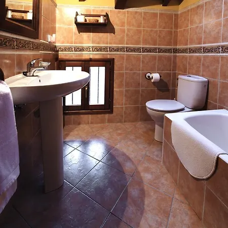 Casa La Huerta * Mestas de Con